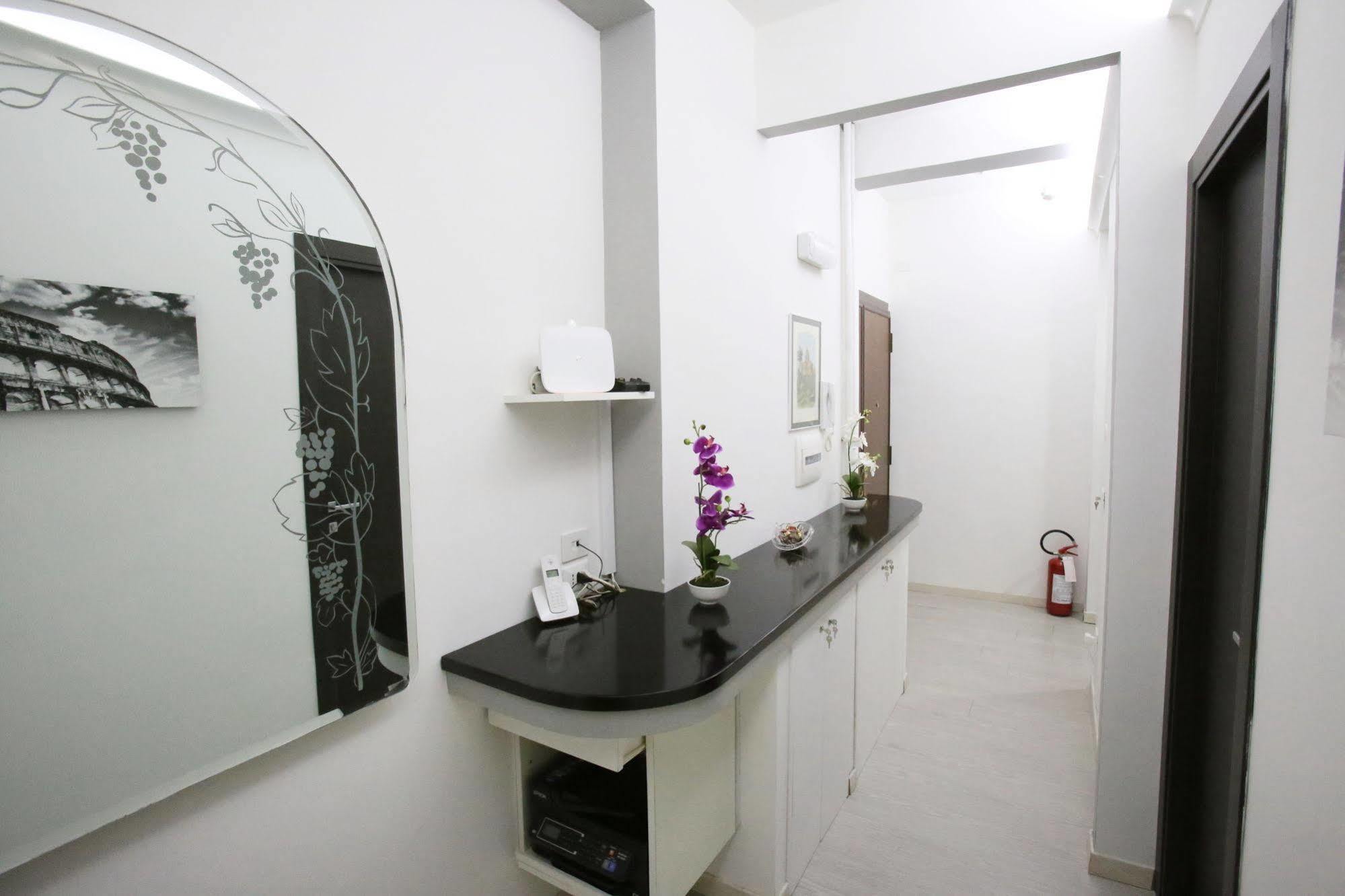 Iris Room Рим Екстериор снимка